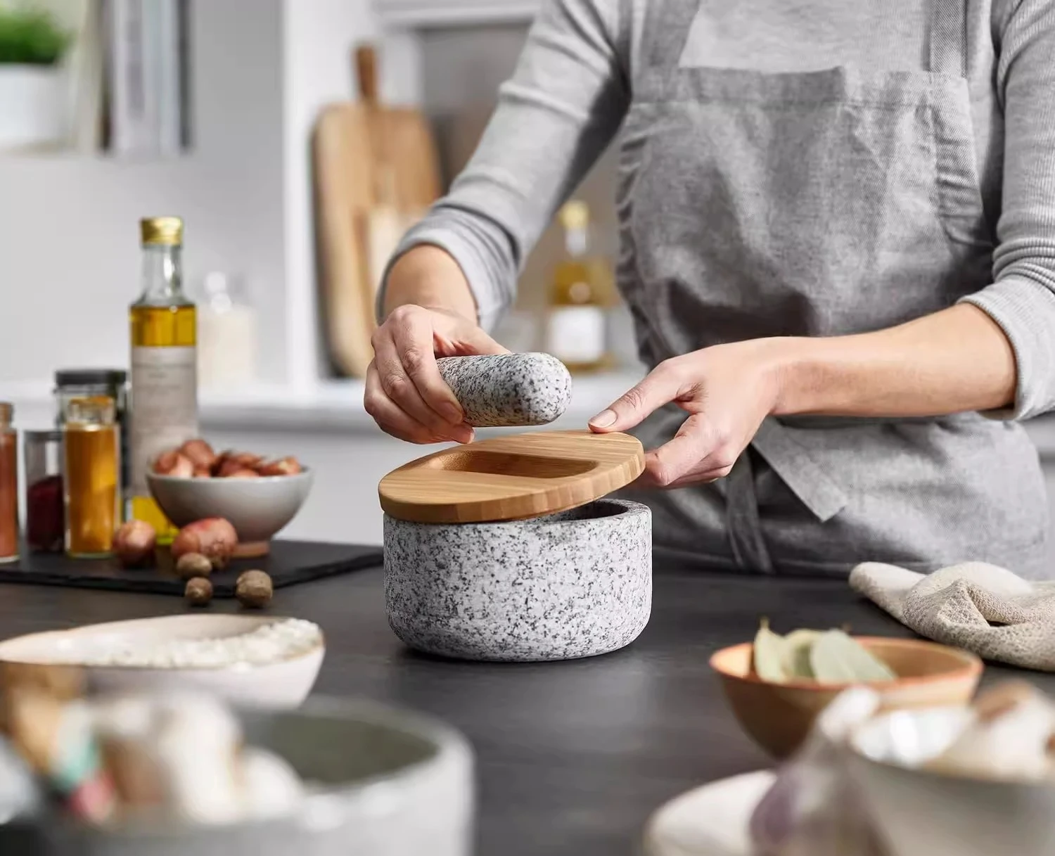 Bamboo cover granite pestle, s - огляд і ціна Mortar Pestle Granite